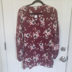 🌟NWT Maurices Flowered burgundy blouse